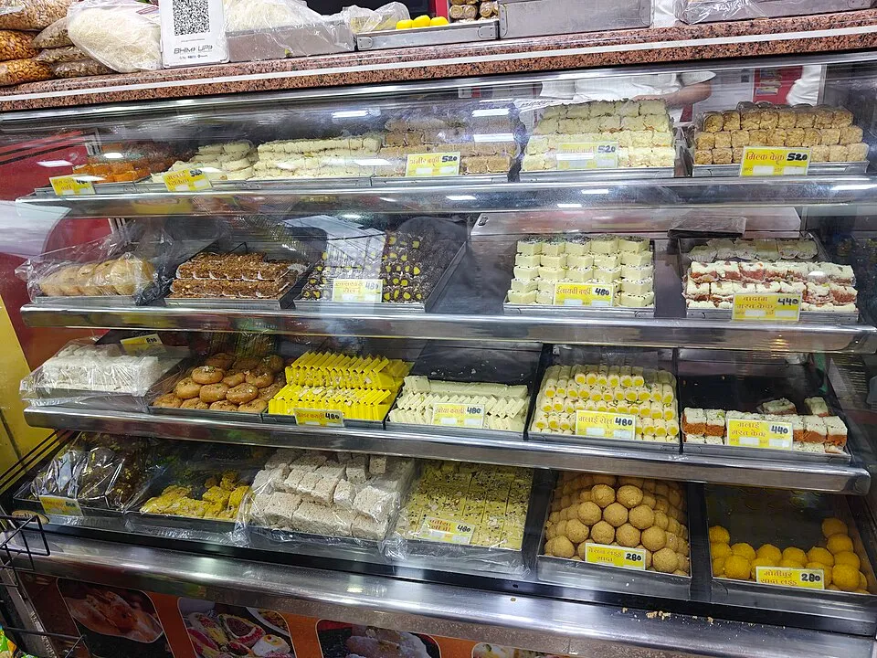 Diwali Mithai and Dry Fruit Boxes: Shelf Life and Delivery