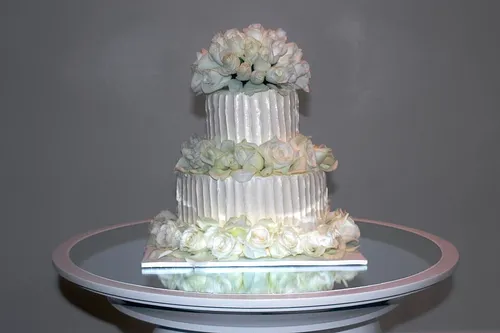 Custom & theme cakes